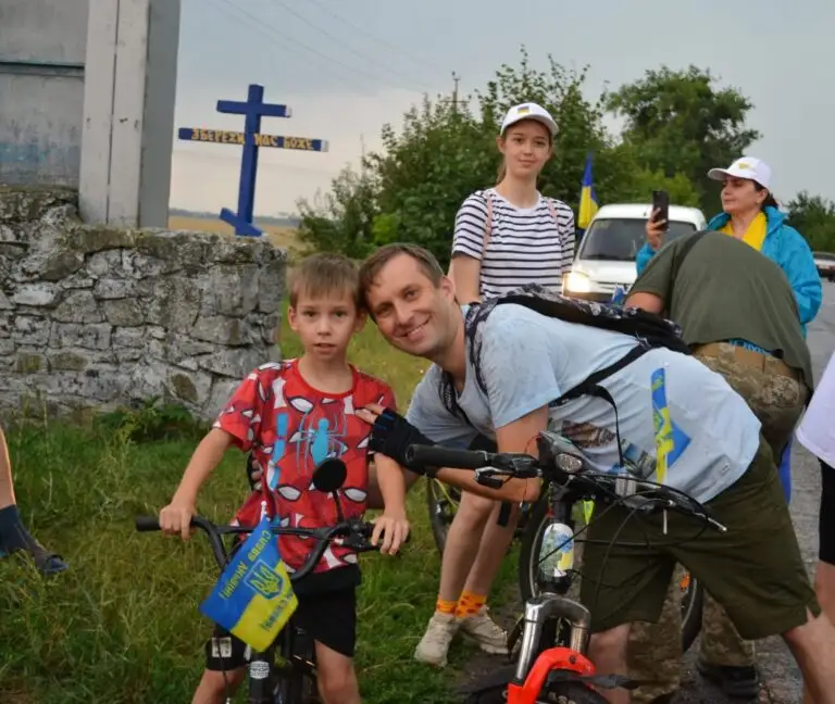 Кожен оберт – заради пам’яті: у Монастирищі провели велозаїзд на честь загиблих у полоні українців