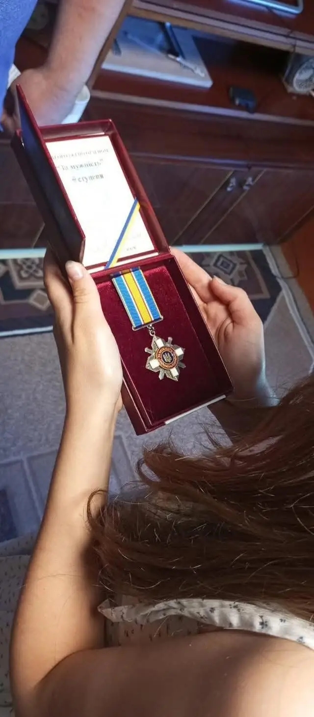 На Уманщині дівчинка отримала нагороду свого батька-захисника, який загинув на фронті