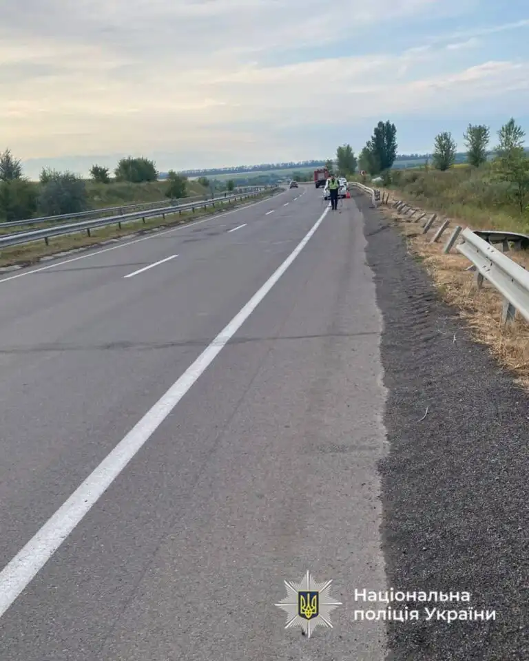 Авто злетіло з траси: на Черкащині загинула водійка, троє пасажирів у лікарні