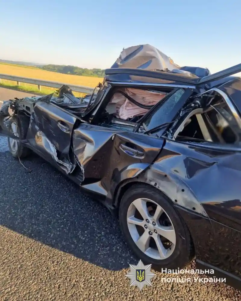 Лобове зіткнення на Уманщині: водій Subaru загинув, врізавшись у вантажівку